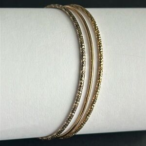 Women’s vintage dainty set of 3‎ gold tone bangle bracelets one size